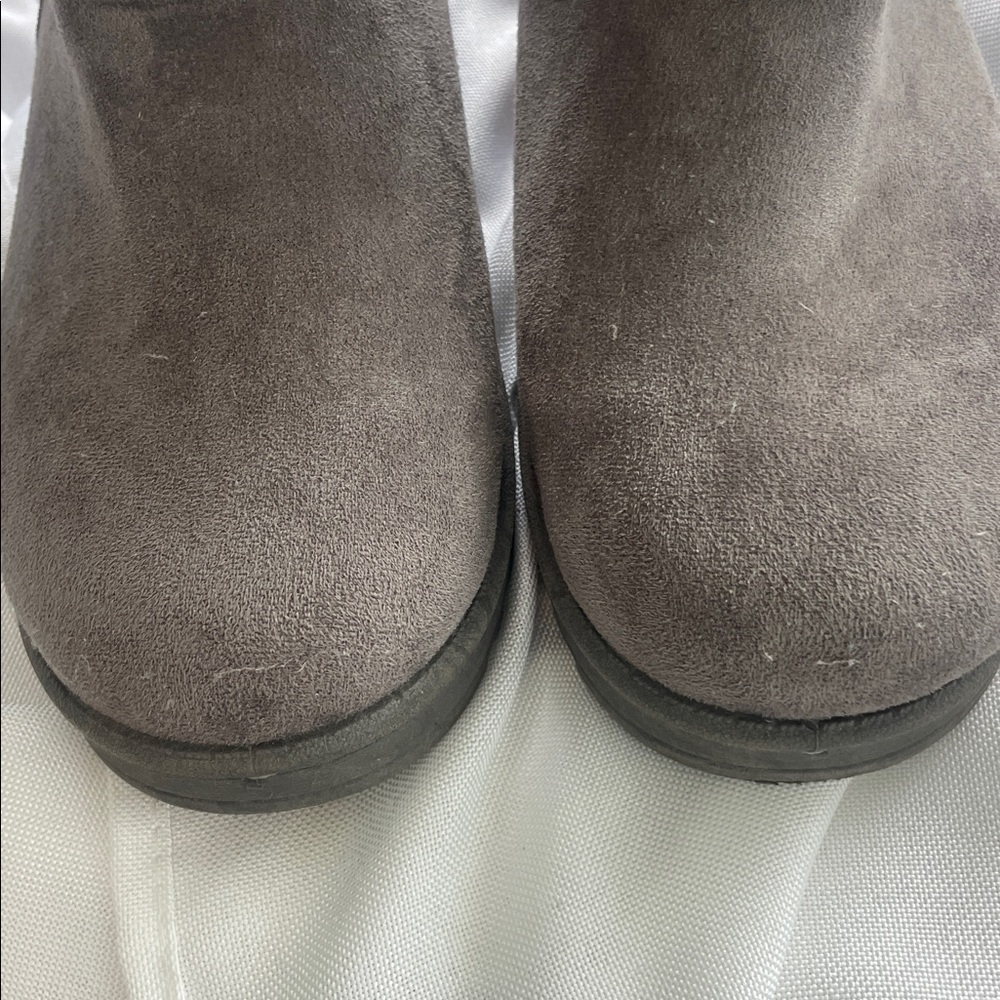 SO Gray Fur-Lined Footwear - Picture 4 of 9